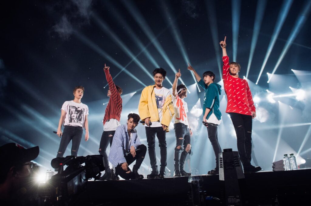 iKONCERT 2016 SHOWTIME TOUR IN SINGAPORE - Concert Image (3)
