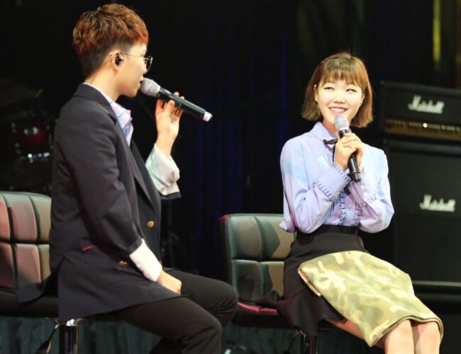 [SINGAPORE] Akdong Musician brings joy & laughter to fans during ‘AKMU STUDIO’