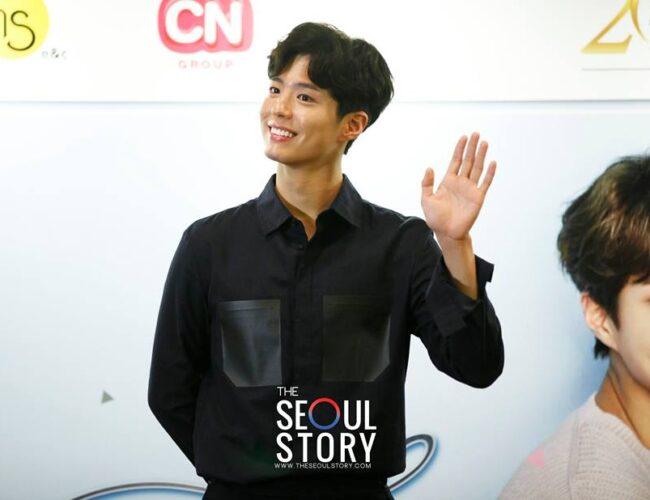 [SINGAPORE] Park Bogum Gives Us An ‘Oh Happy Day’ During Press Conference
