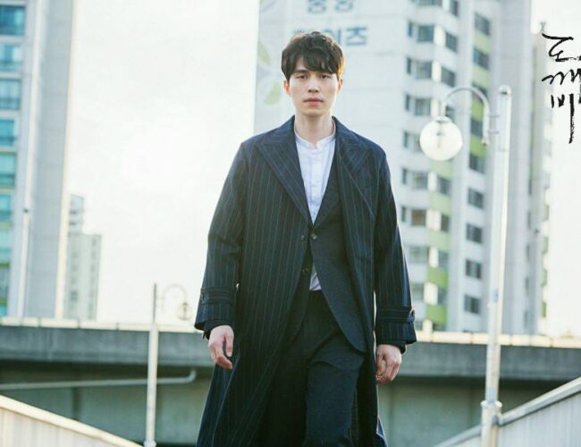 [FEATURE] From Acting to Variety Skills, Lee Dong Wook Has it All
