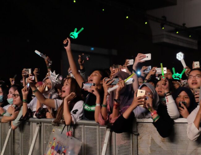 [INDONESIA] A Huge Crowd of Enthusiastic Fans for Music Bank in Jakarta