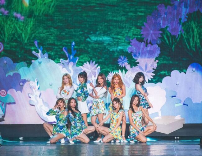 [SINGAPORE] TWICE Spends A Magical Day At Their Fantasy Park With ONCEs