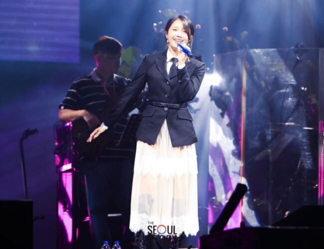 [SINGAPORE] Eun Ji Astonishes Fans with her Live Vocals in 1st Solo Concert, ‘Hyehwa暳花’