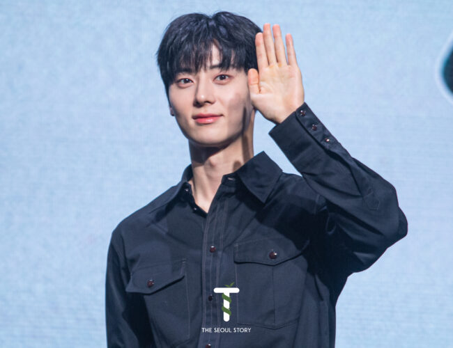 [INDONESIA] Hwang Min Hyun Shares His Hidden Side to Indonesian Hwangdos at ‘UNVEIL’ Press Conference