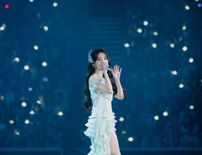 [SINGAPORE] IU Charms Fans With Terrific Symphony in Singapore