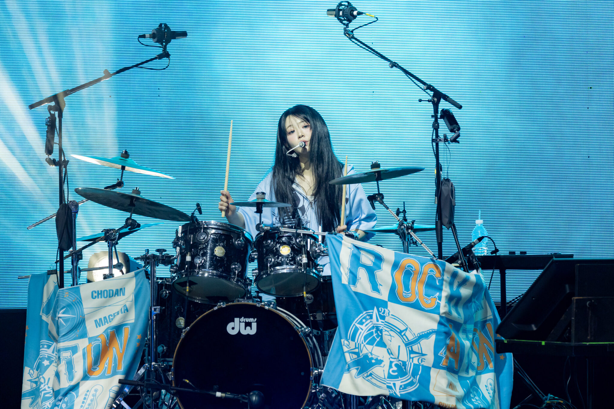 [SINGAPORE] QWER’s First Ever World Tour Brings Fans On a Rocking ...